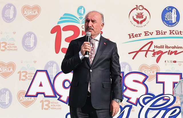 VALİ ALİ ÇALGAN , 13. ÇORUM KİTAP VE KÜLTÜR GÜNLERİ FUARI'NI ZİYARET ETTİ